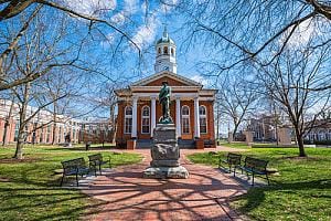 Courthouse in downtown Leesburg, Virginia 